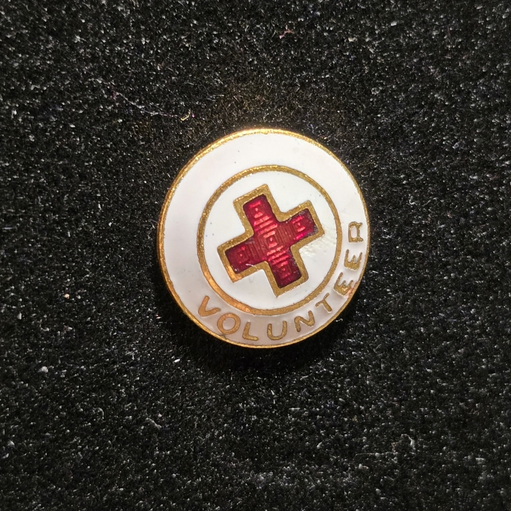 Vintage WW2 Enamel Red Cross Volunteer Pin